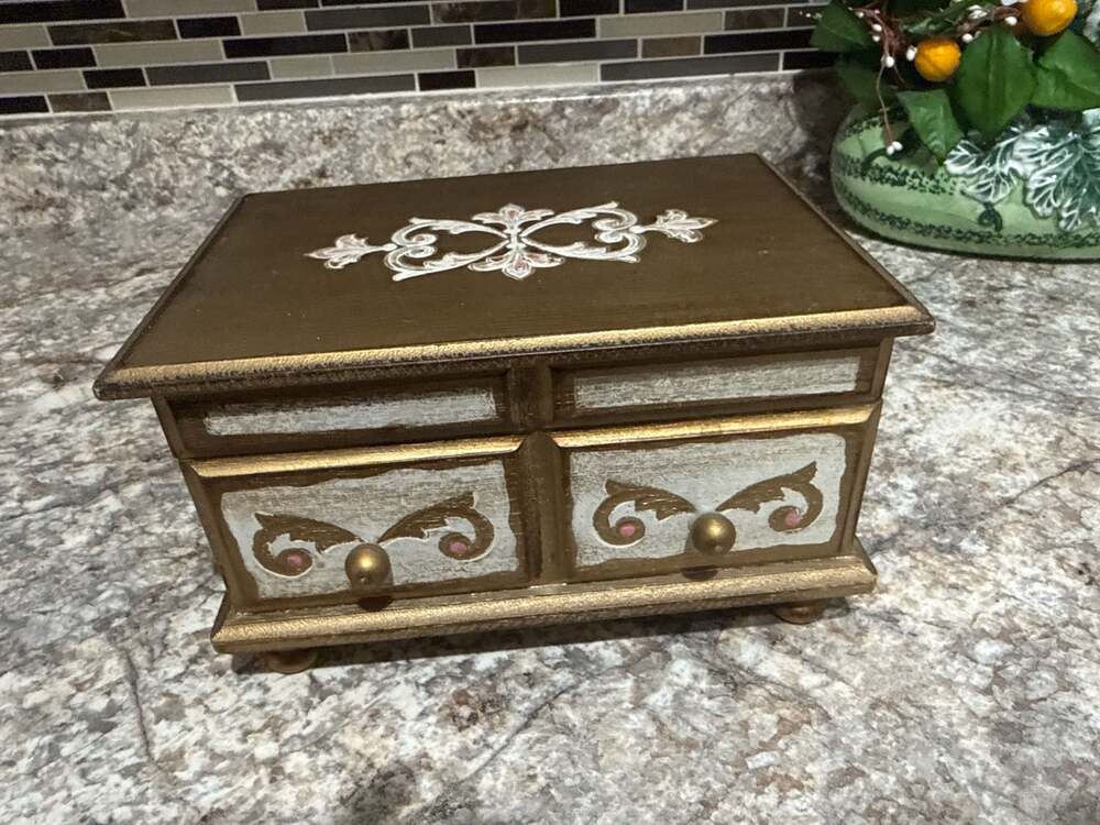 Vintage Florentine Style Gold Gilt Wood Musical Jewelry Box with Red Velvet Inte